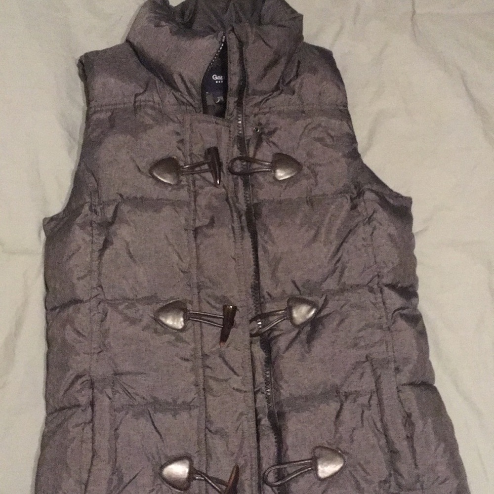 Gap puffer vest
